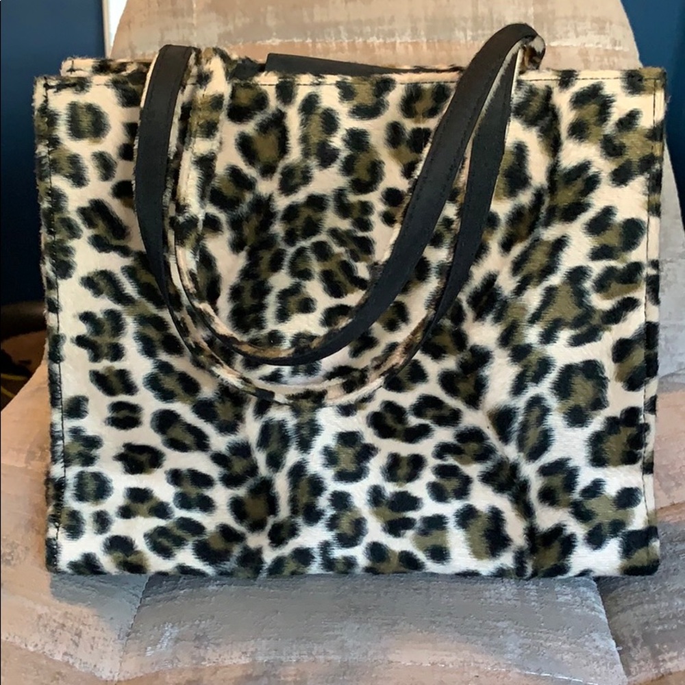 Vintage style leopard purse